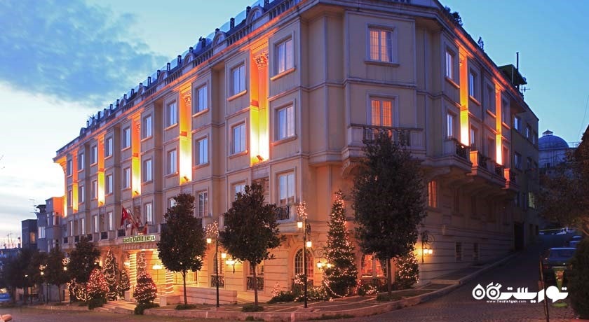 نمای شب هتل ارسین کرون